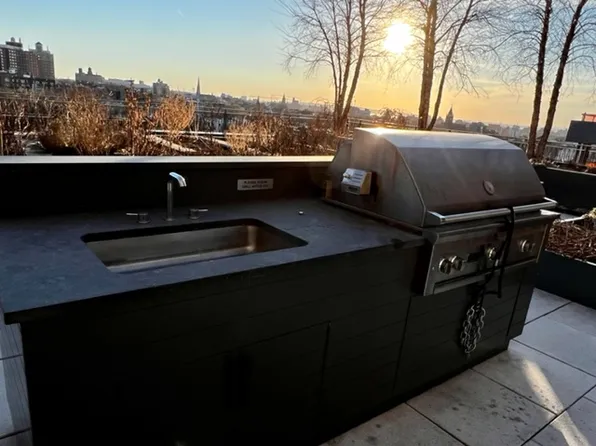 550 Vanderbilt Avenue image 7 of 14