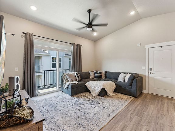 5th image of 1128 S 820 E APT 3301
