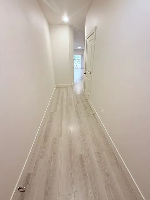 3 bed, 2.5 bath, 1821 sqft, $2,400 — Photo 2