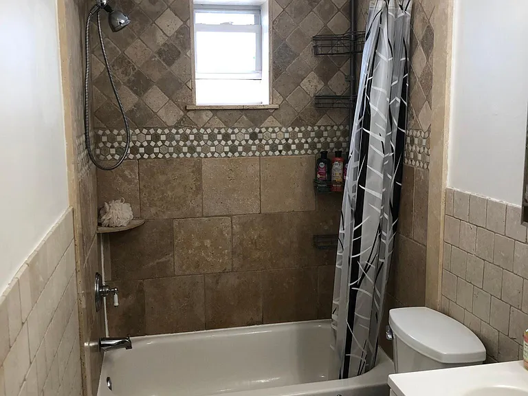 808 Livingston St — Photo 16