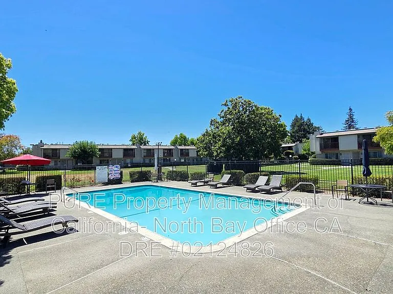1036 Eleanor Ave — Photo 1