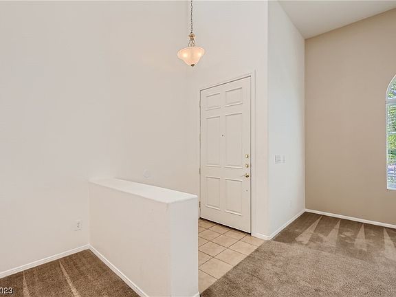 5th image of 11737 Via Esperanza Ave