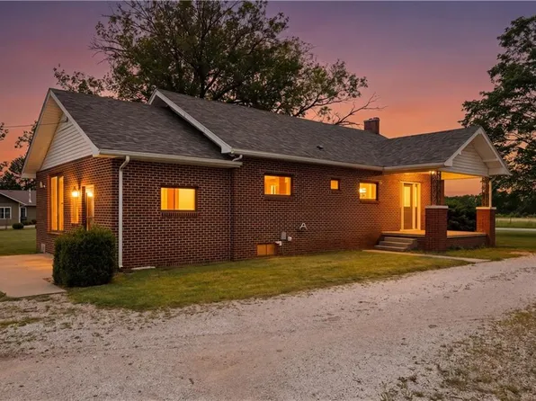 5740 County Road 5000, Cherryvale, KS 67335