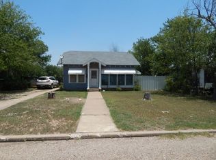 506 N 4th St, Ballinger, TX 76821