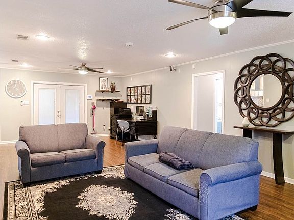 4th image of 135 Glenhill Dr