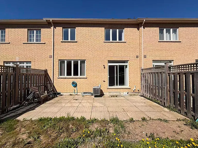 7 Hyacinth St — Photo 37