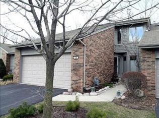 106 Commons Dr, Palos Park, IL 60464