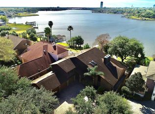 1707 Lake Arbor Dr, Seabrook, TX 77586