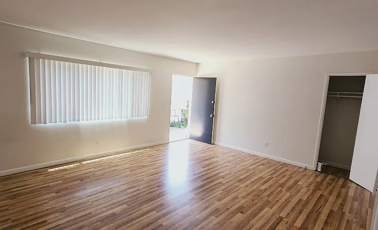 344 Penn St #B — Photo 3
