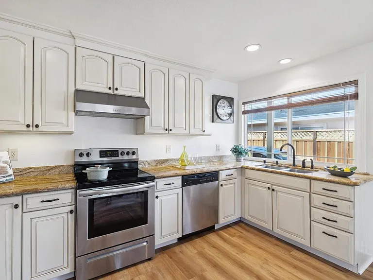 10135 Santa Clara Ave — Photo 5