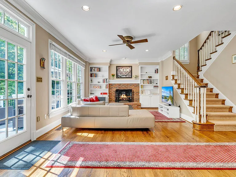 8308 Comanche Ct — Photo 13