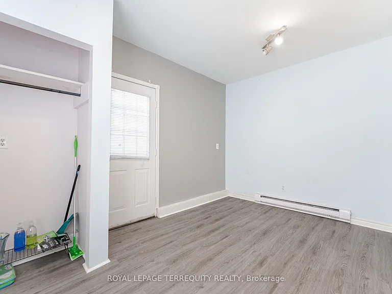 16 Royal Ave — Photo 19