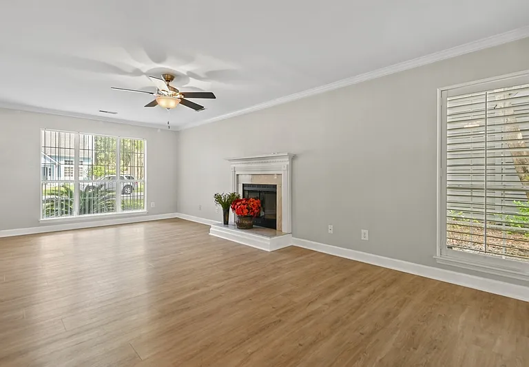 1382 Center Lake Dr — Photo 17