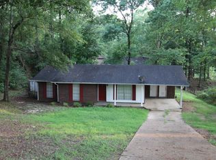 1016 Windsor Rd, Grenada, MS 38901