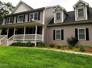 103 N Castle Dr, Milford, PA 18337