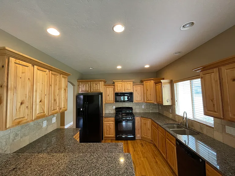 2875 E Ragusa Ln — Photo 3