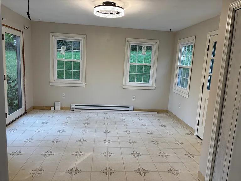 133 Mayflower St — Photo 2