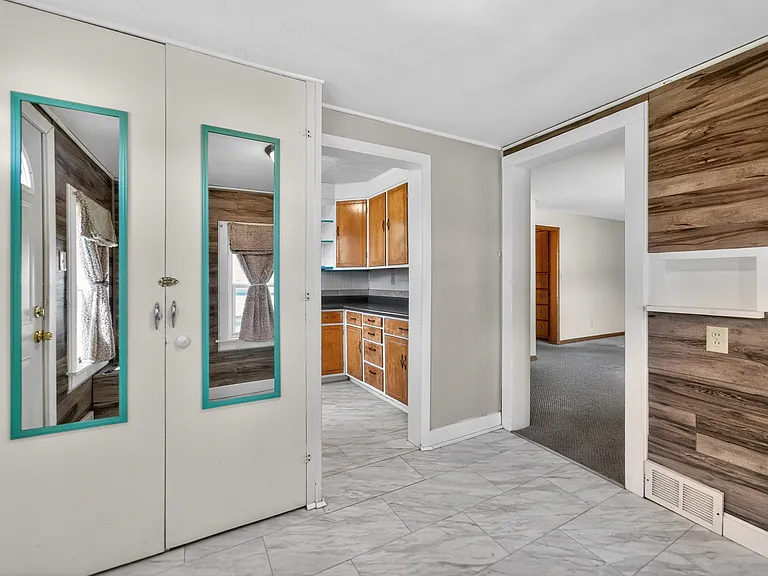 221 Ellen St #221 — Photo 3