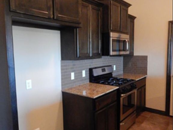 3rd image of 10618 NW 21st St