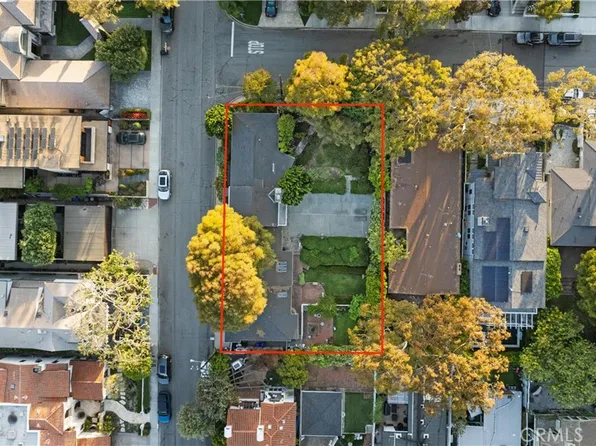 1800 John St, Manhattan Beach, CA 90266