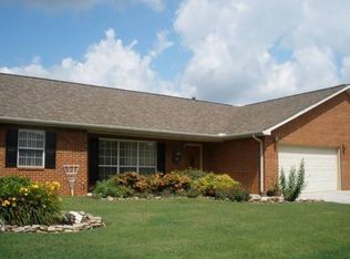 3935 Spyglass Dr, Maryville, TN 37801