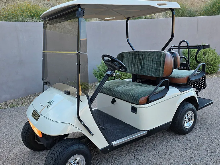 Golf cart - seats 4