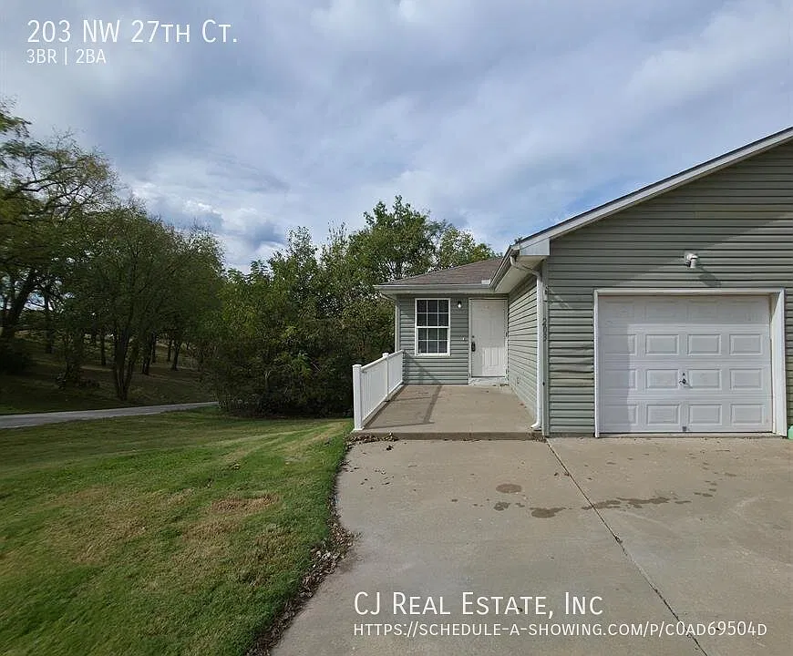 203 NW 27th Ct