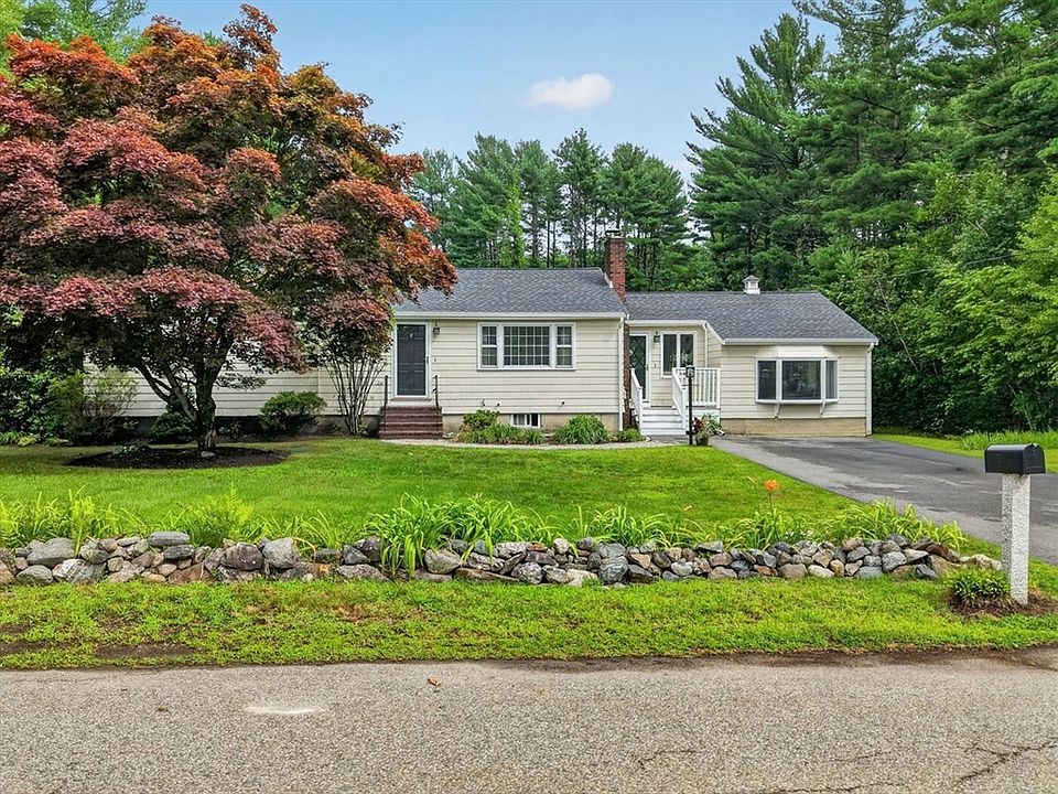 1st image of 8 Charlotte Dr