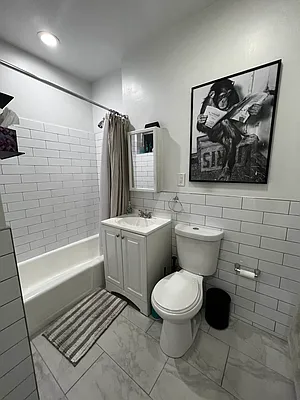 Rented by Salon Realty Corp | media 12