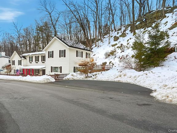 2nd image of 24 Mountain Road