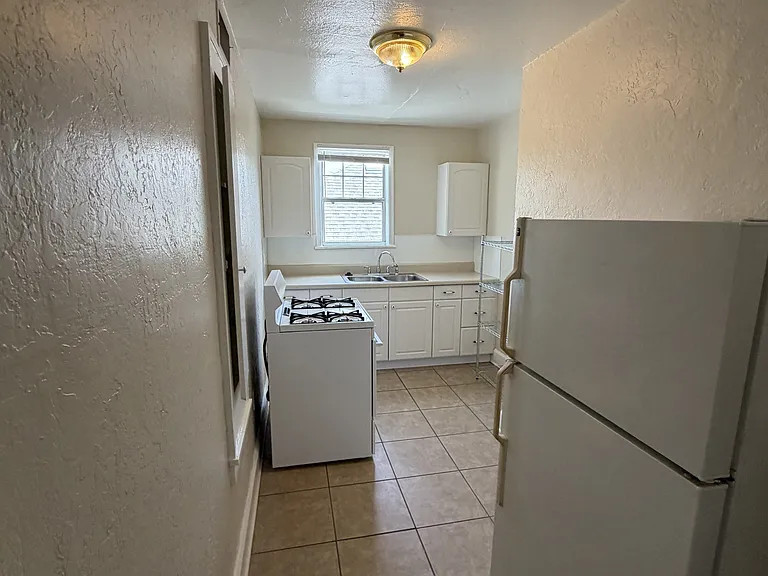 456 13th Ave NE #12 — Photo 7