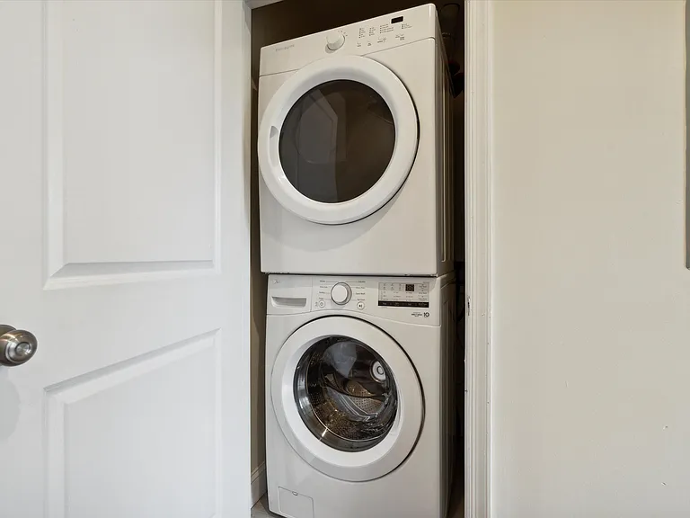 1521 Seybert St #B — Photo 6