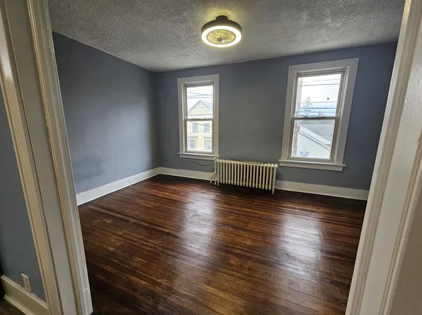 38 Main St #4, Ravena, NY 12143