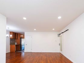 608Hayw, 608-08