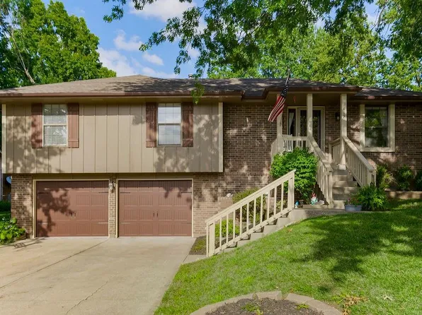 412 NW 36th Street Ter, Blue Springs, MO 64015