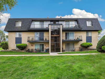 11112 S 84th Ave APT 1B, Palos Hills, IL, 60465