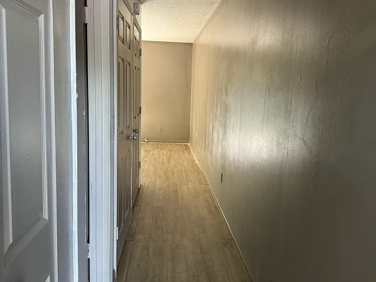 4725 Hoffman Rd #2 — Photo 7