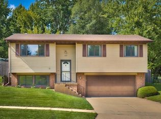 1080 Hutton Hill Dr, Marion, IA 52302