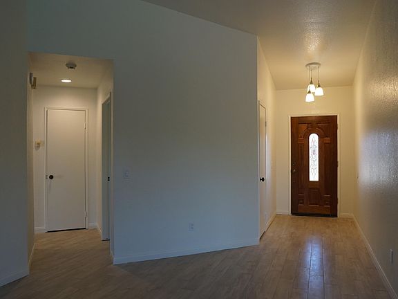 5th image of 42643 Sussex St