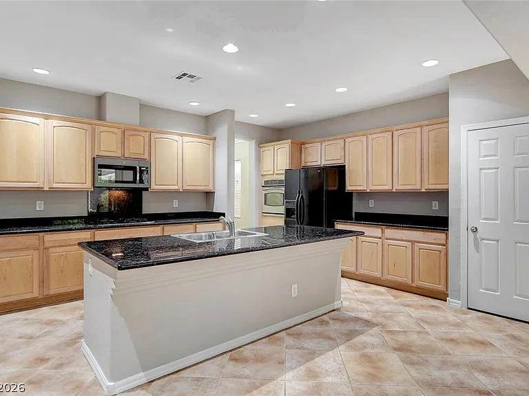 6825 Tarpon Springs Ct — Photo 18