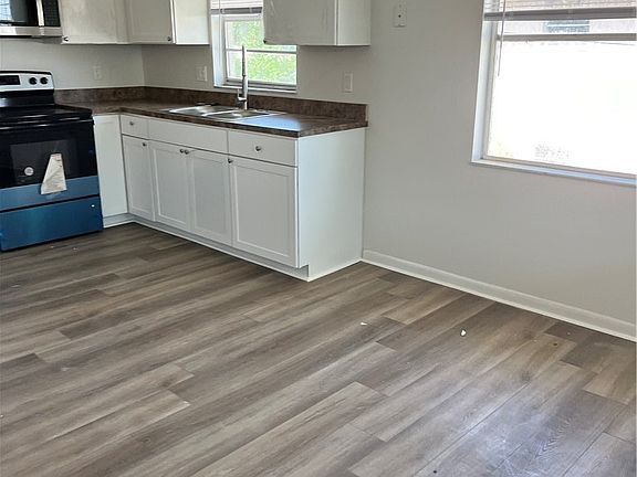 3rd image of 1801 Kent Dr