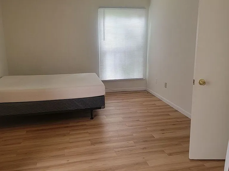 University Park Apartments near Cornell University — Photo 228