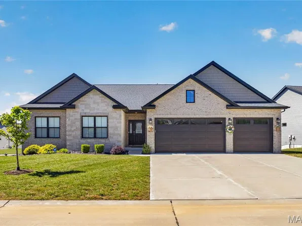 2911 Kehrswood Ct, Maryville, IL 62062