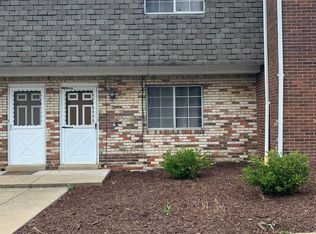 427 Manor Rd APT 6, Delmont, PA 15626