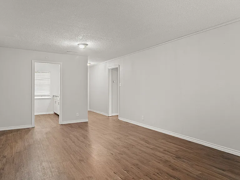 429 Johnson St #4 — Photo 6