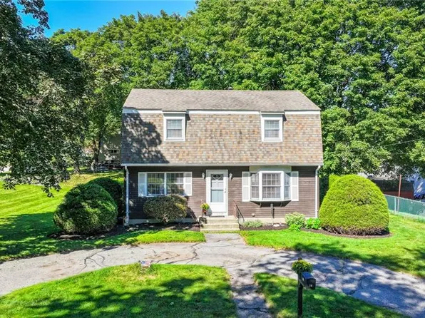 14 Sutton St, Smithfield, RI 02828