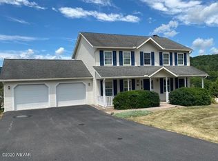 1040 Redwing Rd, Lock Haven, PA 17745