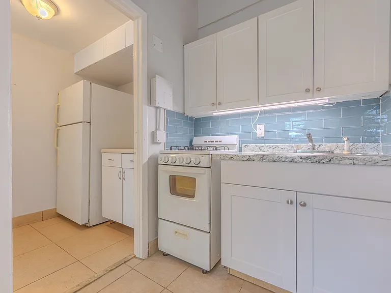 5824 McKinley St #2 — Photo 15