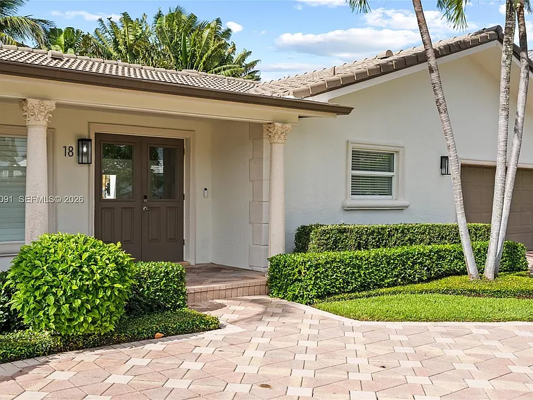 18 Eleuthera Dr — Photo 4