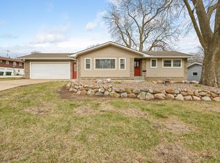 408 Hazel St, Pella, IA 50219